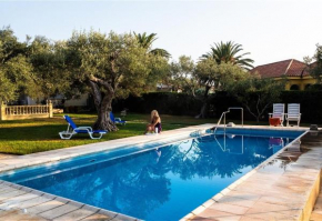 Villa with great pool dog friendly